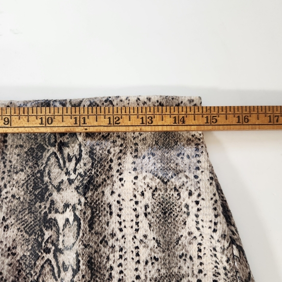 express womens reptile snake skin print shinny pull on pencil skirt sz s grey - Picture 6 of 9